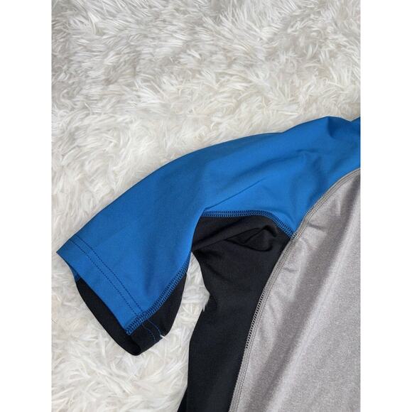 Rip Curl Adult Sz. S Fitted Rashguard. Great Condition. UPF 50 - Picture 5 of 8